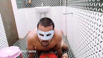 Preview 3 of Indian Xxxxxxvideocom - Married Indian Couple On Vacation Having Sex While Taking Shower In Desi Oyo Hotel - Hindi Audio
