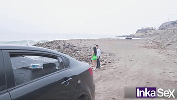Preview 1 of Hindi Language Porn Moovi - Latina de culo grande es captada orinando en la calle despu&eacute_s de fiesta y es follada por desconocido