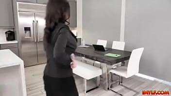 Preview 1 of Veporn Me - Closing The Deal With Her Coochie2.mp4