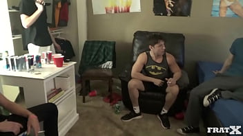 Preview 1 of Eric Ever - ASS HANDING