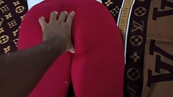 Preview 1 of Mari Bambei - Mi caliente madrastra se estrena su laptop nueva mientras me deja meterle la polla,  tenia puesta su ropa interior favorita que rico fue acabarle adentro