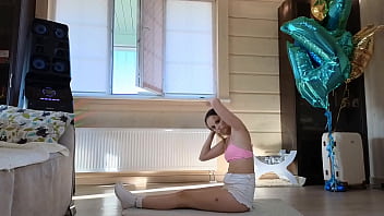 Preview 1 of Mom Rogol - MORNING EXERCISE WITH MISSS VIKKI