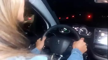 Preview 2 of Private Escort - Cliente chamou Uber ,  e veio uma motorista loira gata que se surpreendeu com os 25 cm do passageiro que deu leite na boca e no cuz&atilde_o.