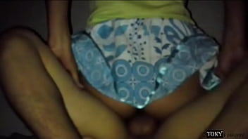 Preview 2 of Only Kannada Aunty Sex Videos - Mi vecina poseida: Si no la grabo nadie me cree..Todas las noches mi vecina se mete a mi cuarto y siempre quiere que le de bien duro por el culo.