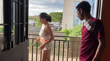Preview 1 of Sapna Hard Fuking - me follo a mi hijastra cuando su madre no esta en casa.