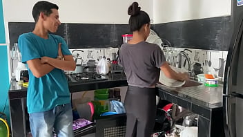 Preview 1 of Masi O Bonpo - Mi hermanastro rompe mi co&ntilde_o con su gran p&oacute_lla.