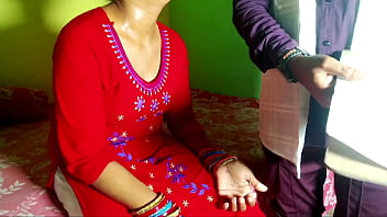 Preview 1 of Phim Sextop 2 - Doctor fucks patient girl&#039_s pussy in hindi voice