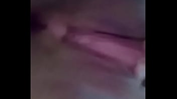 Preview 2 of Bhabi Or Vo - Novinha se masturbando no banho