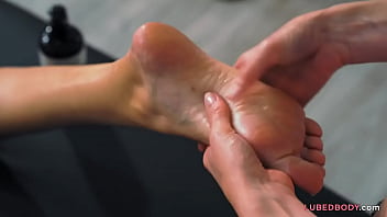 Preview 2 of Arabic Ayesha - Jan 31,  2020 Full Split Ginger Fucker2.mp4