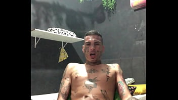 Preview 1 of Kreme Scene - Fui pego batendo uma escondido