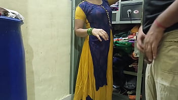 Preview 1 of Bilkis Sss - जब घर में साहब हों मेम साहब नही थी तभी नेकर के सात&nbsp_किया&nbsp_सेक्स