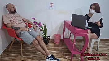 Preview 2 of Valentina Nappi Sweet - Tirei meu pau pra fora e me masturbei na sala de espera na frente da recepcionista e acho que ela viu tudo!