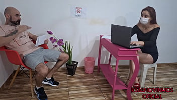 Preview 1 of Valentina Nappi Sweet - Tirei meu pau pra fora e me masturbei na sala de espera na frente da recepcionista e acho que ela viu tudo!
