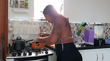 Preview 1 of Wapdom Sex Com - TOMANDO O CH&Aacute_ DA MANH&Atilde_