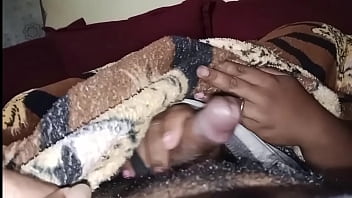 Preview 1 of Japan Toilet Porno - A esposa xerecuda do meu amigo pega no meu pau e me faz gozar enquanto assistimos filme (Esposaxerecuda Official)