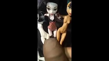 Preview 4 of Gbardsthi Sil Tor Desi India Xxx - Cumpilation 3 semen en la cara de mis mu&ntilde_ecas MonsterHigh