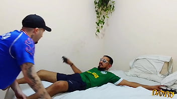 Preview 2 of Olt Girlg - Quem perder no videogame tem que dar o cuzinho (COMPLETO NO RED)