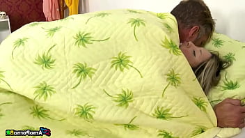 Preview 4 of Brezzer Moms Videos - Enteada e padrasto j&aacute_ n&atilde_o se importam mais com a presen&ccedil_a da madrasta!