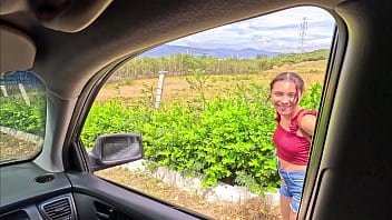 Preview 1 of Hindi Sister Jungle Sex - ENCUENTRO UNA POBRE CHICA CAMINANDO POR LA CARRETERA,  LE DOY UN AVENTON HASTA EL GARAJE DE MI CASA LA PONGO A CHUPAR,  TENIA UN CO&Ntilde_O APRETADO LA CONDENADA,  ME SACO LA LECHE Y SOLO LE DOY PARA EL TAXI