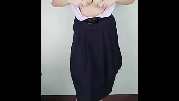 Preview 1 of Xvideo Mubis - คลิปหลุดนักเรียนมอปลายนั่งโยกควยปลอมหลังบ้าน New241New
