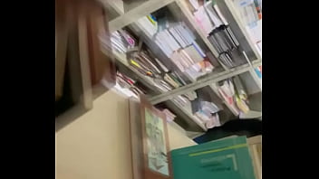 Preview 4 of Docter Pronktub - ninfetinha pagando um boquete na biblioteca da escola