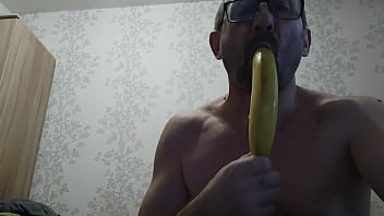 Preview 4 of Cum Kids - Banana in my ass