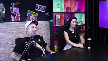 Preview 2 of Abg Indonesia Mesum Di Warnet - Ver a irm&atilde_ gravando porn&ocirc_ chamou a aten&ccedil_&atilde_o dela,  e depois contou para a fam&iacute_lia - Bruna carlos e Matheus Caetano