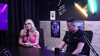 Preview 1 of Abg Indonesia Mesum Di Warnet - Ver a irm&atilde_ gravando porn&ocirc_ chamou a aten&ccedil_&atilde_o dela,  e depois contou para a fam&iacute_lia - Bruna carlos e Matheus Caetano