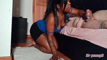 Preview 4 of Naughty Ameircan - DR PUSSY2 - Ebony linda faz sexo oral secreto no cunhado com pau de 23cm na manh&atilde_