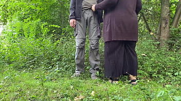 Preview 1 of Sare Bra Xxx - Fingering a fat MILF&#039_s ass while she jerks off my cock in the park