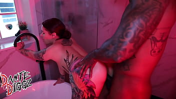 Preview 3 of With Famle Xxx Oviedo - BUBBLE BOOTY LATINA BADDIE SANTANA RED GETS DICKED DOWN HARD IN THE SHOWER BEFORE CHECKING OUT OF AIR BNB