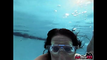 Preview 3 of Horses Grills - Brunette Cougar Sofie Marie Plays Her Pussy While Underwater