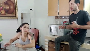 Preview 1 of Ava Deveni - Hermanastra puta chupa la polla de su hermanastro a cambio de que la lleva a la universidad