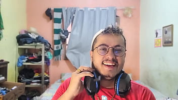 Preview 1 of Xxx Sex Uk New - O Nerd Jogador e a Gozada em Live com os Amigos - Vem de chat