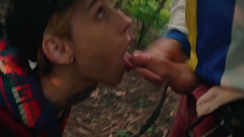 Preview 4 of Nepali Girl Xnxx - Two friends decided to have some fun in nature after the picnic was over.