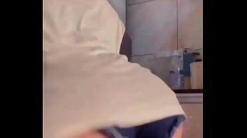 Preview 1 of Mom Sos Bro - Me chama pea conversar?