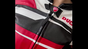 Preview 1 of Maroc CasaBlanca - Good motorcycle gear is very heavy ?Ducati one Love ️