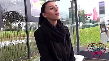 Preview 1 of Home Alone Teen Fucks Bbc - Nelly,  italienne coquine,  adore baiser dans des lieux publics