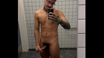 Preview 2 of Wwwxxx Cpom - pauzudo no banheiro da faculdade