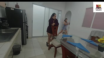 Preview 2 of Sexy Viedeo - MI HIJASTRA SE METE EN MI CUARTO PARA QUE ME LA FOLLE ELLA ES LESBIANA Y LE GUSTA CHUPAR CO&Ntilde_O- parte 1