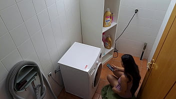 Preview 2 of Mayor De Edad - Horny Married Mom Fucks the Handyman on The Laundry Machine