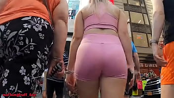Preview 3 of Sex Xnxx Nar Viol - Gorgeous blonde Booty in tight pink leggings
