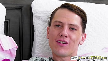 Preview 1 of 3gp Publik - Babe shamelessly fucks in front of mom