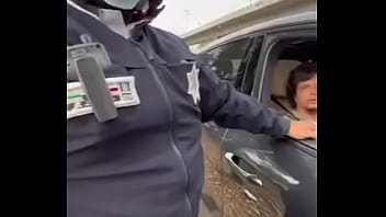 Preview 1 of Bubas Xxx - Polic&iacute_a guarro recibe tremenda follada de Ruabogado y se va cagando leches