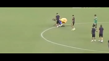 Preview 3 of Xxxxx 18 - neymar de quatro pro coutinho empurrar o Pinto