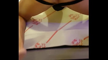 Preview 4 of Gamer Girl Pantyhose Feet Tease - Me pega assim,  v&ecirc_em! !!