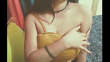 Preview 1 of Kareena Kapoor Virgin Sxy - Desi girl flashing huge boobs
