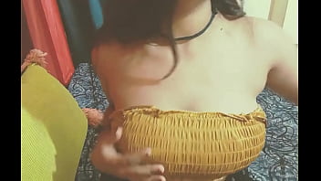 Preview 4 of Kareena Kapoor Virgin Sxy - Desi girl flashing huge boobs