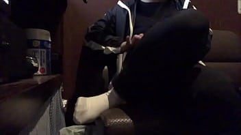 Preview 2 of Petit Kyra - 部屋におか◯さんいてオナニーできないからわざわざカラオケにいってクリトリスをいじってオナニーする可愛い女子◯生。