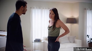 Preview 2 of Vedea Balan Xxx Video - Guy gets into stepbrothers wifes panties